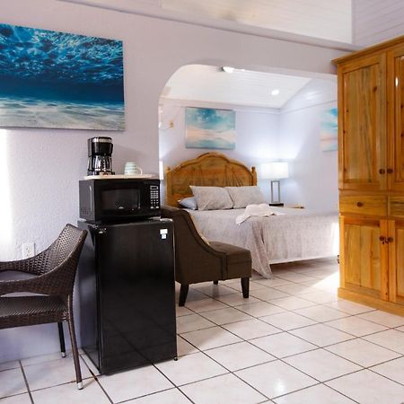 Sea Eye Hotel - Sunset Building Utila Εξωτερικό φωτογραφία