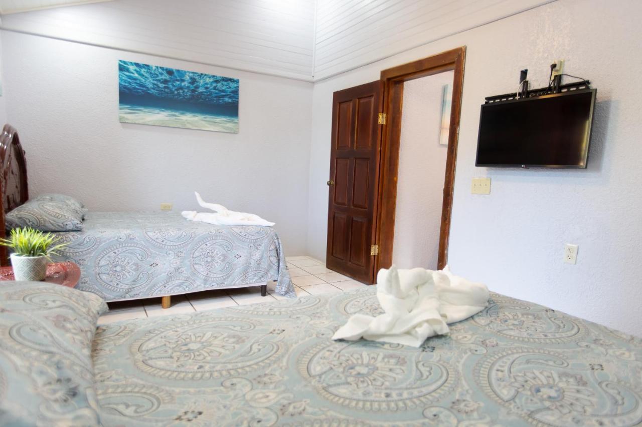 Sea Eye Hotel - Sunset Building Utila Εξωτερικό φωτογραφία