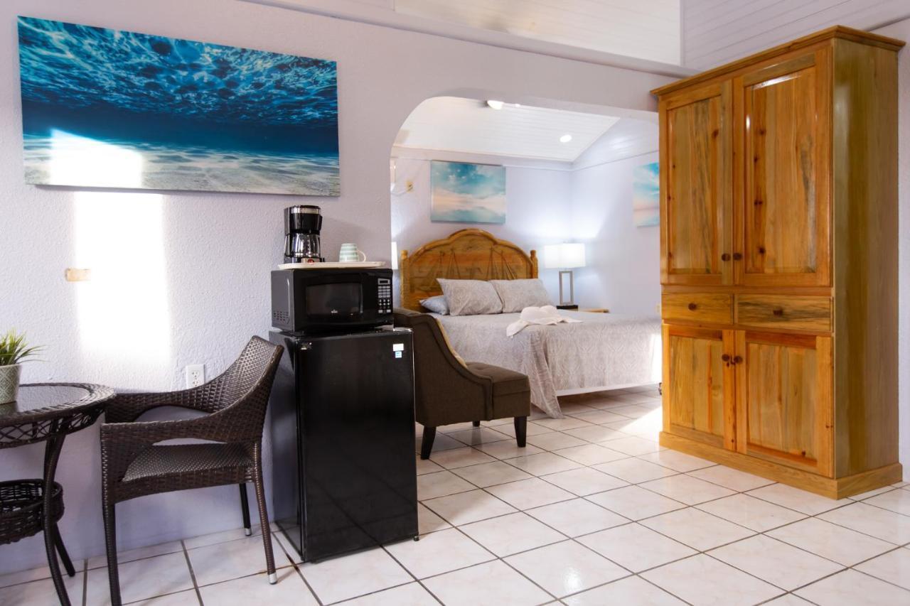 Sea Eye Hotel - Sunset Building Utila Εξωτερικό φωτογραφία