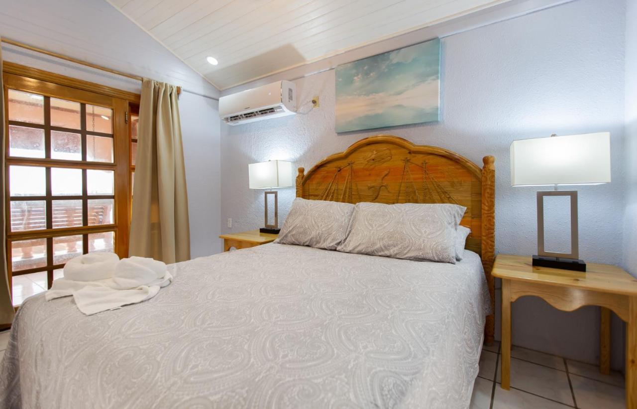Sea Eye Hotel - Sunset Building Utila Εξωτερικό φωτογραφία