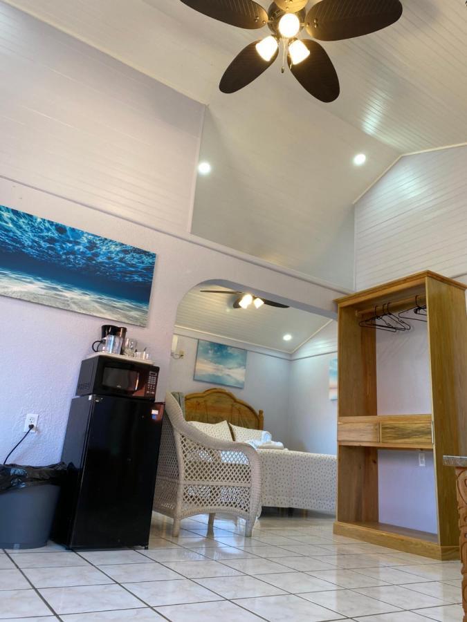 Sea Eye Hotel - Sunset Building Utila Εξωτερικό φωτογραφία