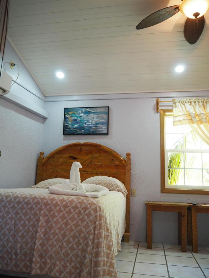 Sea Eye Hotel - Sunset Building Utila Εξωτερικό φωτογραφία